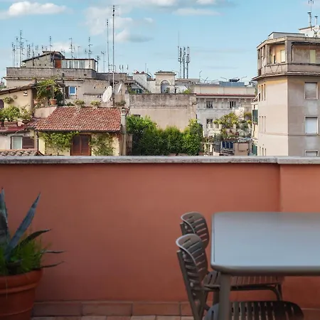 Apartment With Terrace In Via Del Pellegrino - Fromhometorome *